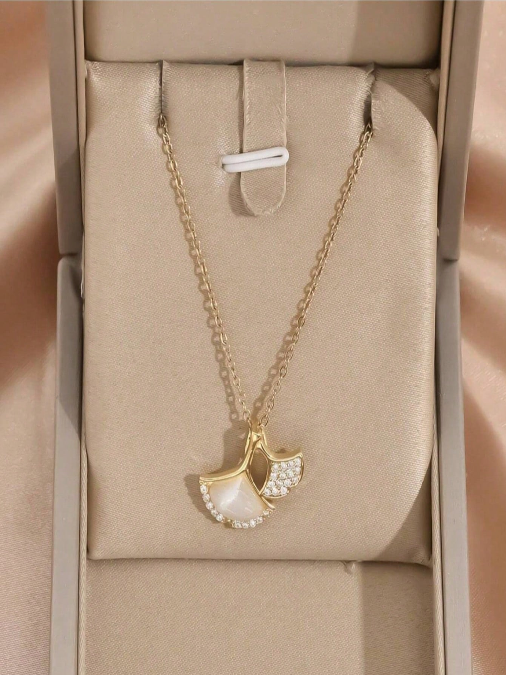Maple Leaf Pendant Necklace 316 Stainless Steel