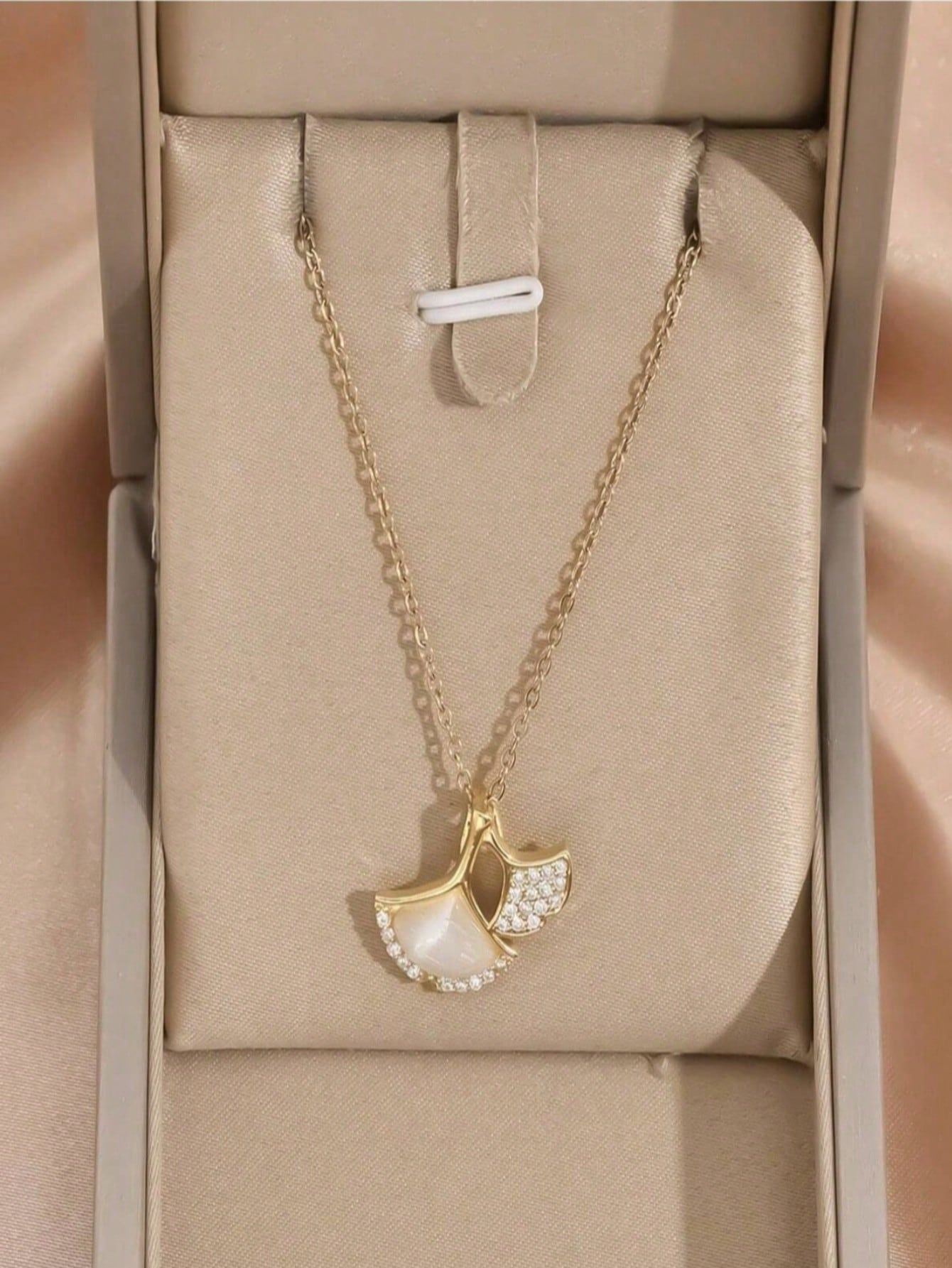 Maple Leaf Pendant Necklace 316 Stainless Steel