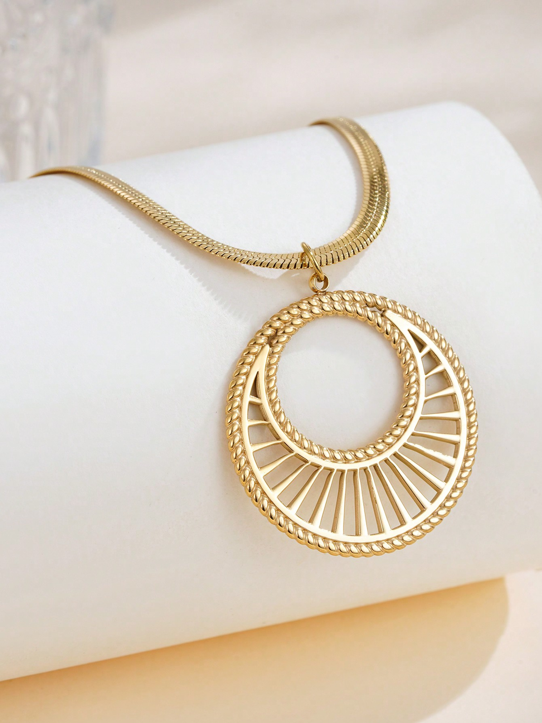 Women's Gold Necklace Open Circle