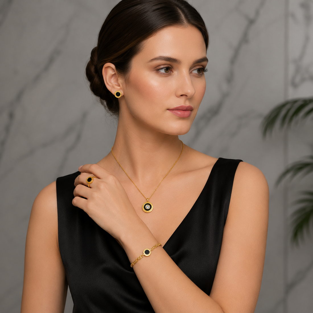 Celeste Noir Pendant Necklace